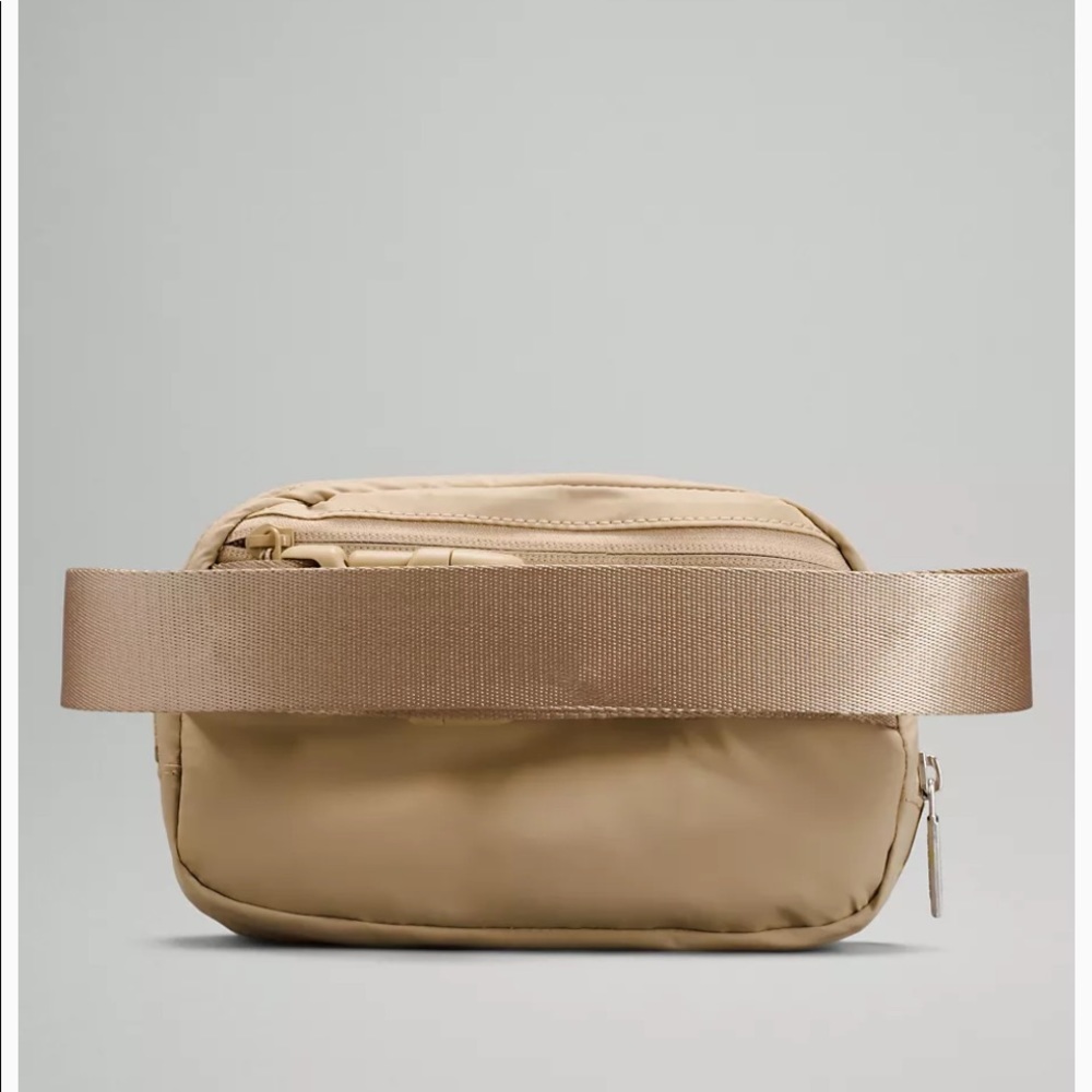 LULULEMON EVERYWHERE BELT BAG IN TRENCH🔥🔥🔥 - Picture 3 of 11